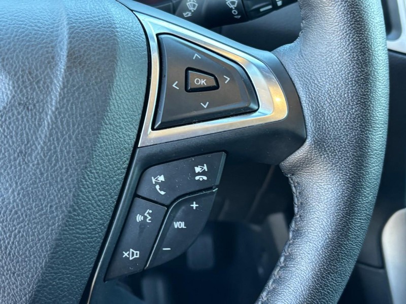 Ford Edge Vehicle Full-screen Gallery Image 20