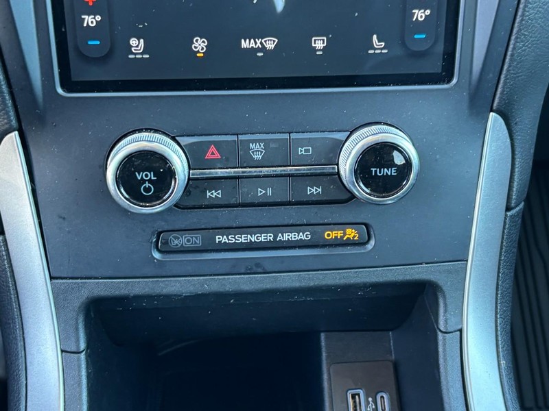 Ford Edge Vehicle Full-screen Gallery Image 24