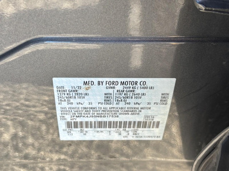 Ford Edge Vehicle Full-screen Gallery Image 26