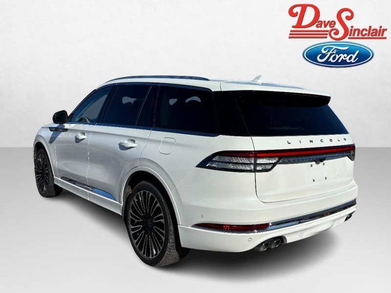 Lincoln Aviator Vehicle Full-screen Gallery Image 09