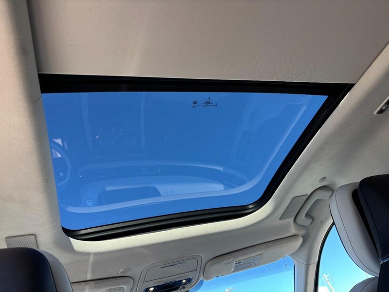 Lincoln Aviator Vehicle Full-screen Gallery Image 14