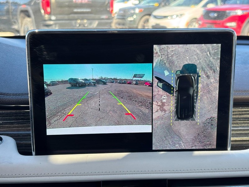 Lincoln Aviator Vehicle Full-screen Gallery Image 26