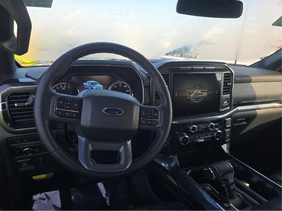 Ford F-150 Vehicle Full-screen Gallery Image 05