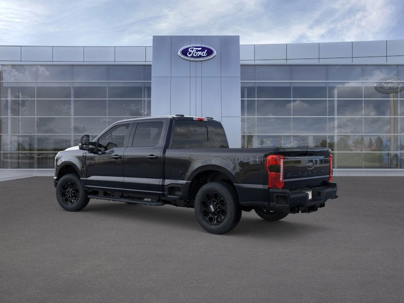 Ford Super Duty F-250 SRW Vehicle Full-screen Gallery Image 05