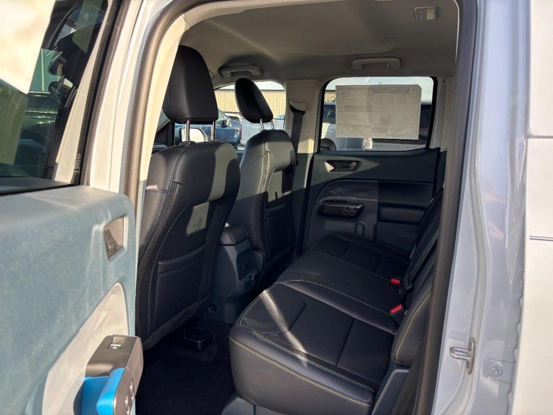 Ford Maverick Vehicle Full-screen Gallery Image 12