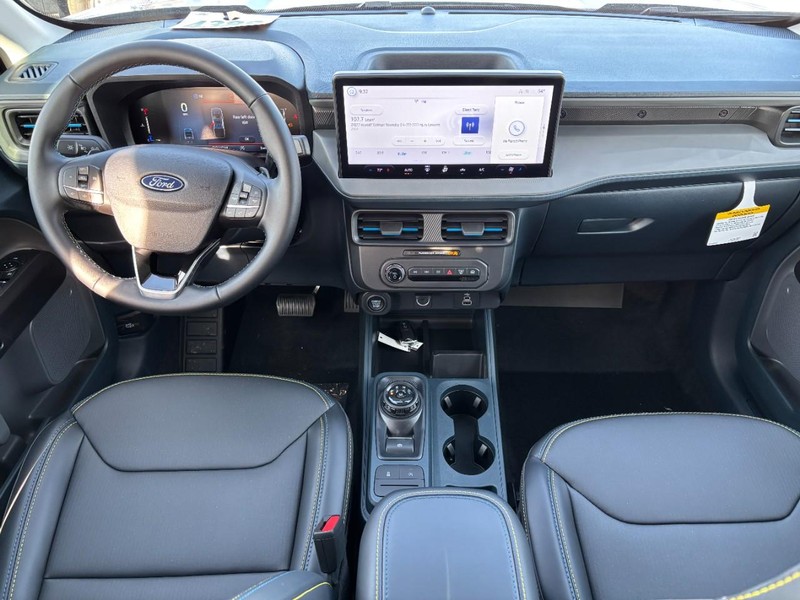 Ford Maverick Vehicle Full-screen Gallery Image 13