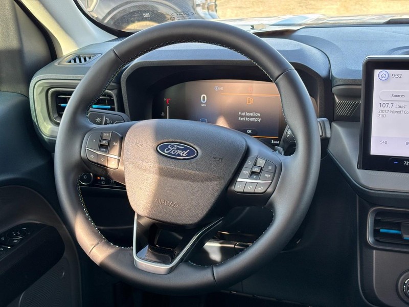 Ford Maverick Vehicle Full-screen Gallery Image 14