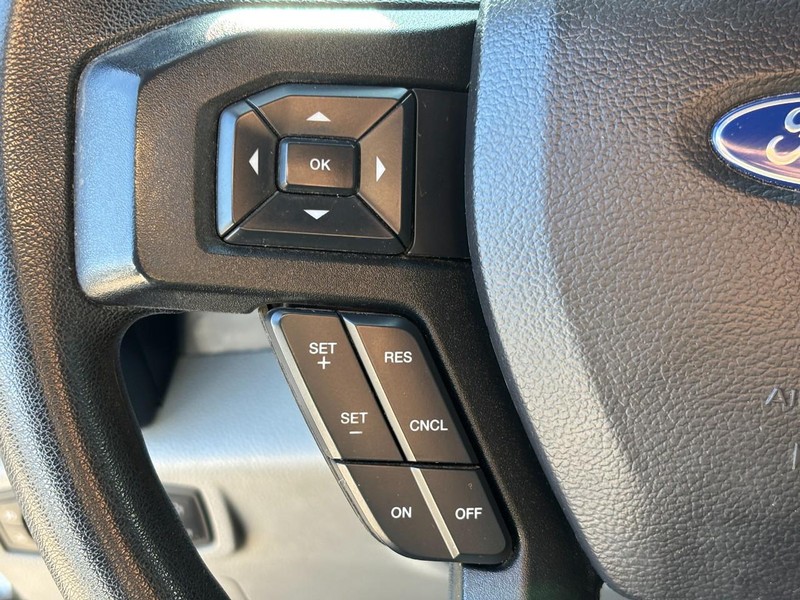 Ford F-150 Vehicle Full-screen Gallery Image 18