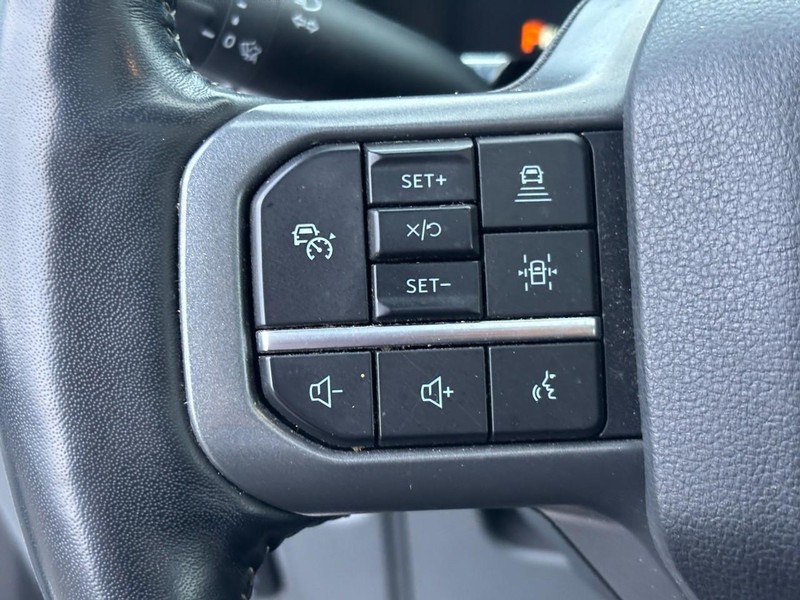 Ford F-150 Vehicle Full-screen Gallery Image 18