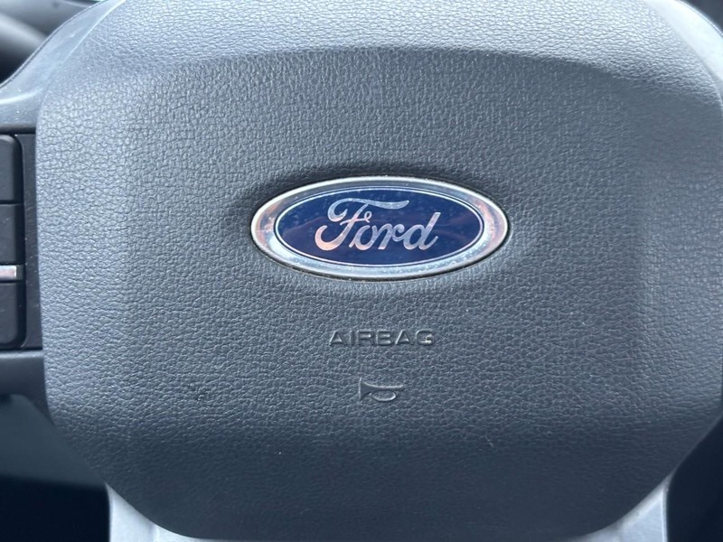Ford F-150 Vehicle Full-screen Gallery Image 19