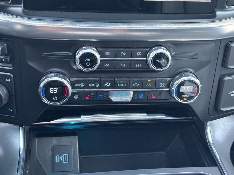 Ford F-150 Vehicle Full-screen Gallery Image 24