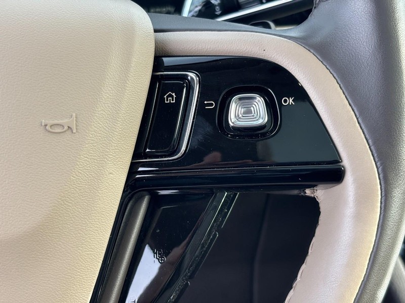 Lincoln Corsair Vehicle Full-screen Gallery Image 21