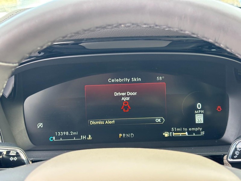 Lincoln Corsair Vehicle Full-screen Gallery Image 22