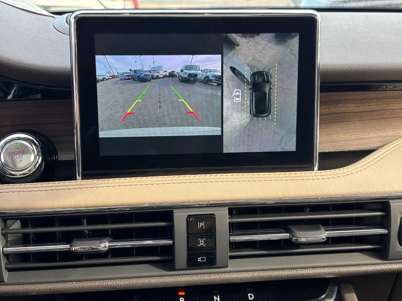 Lincoln Corsair Vehicle Full-screen Gallery Image 25