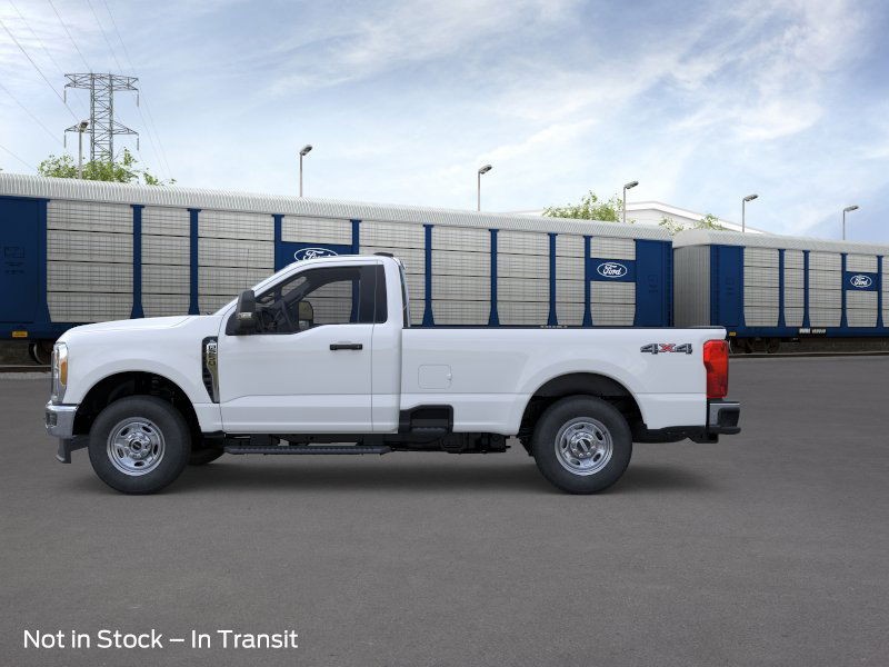 Ford Super Duty F-250 SRW Vehicle Full-screen Gallery Image 04