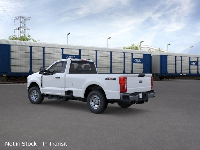 Ford Super Duty F-250 SRW Vehicle Full-screen Gallery Image 05