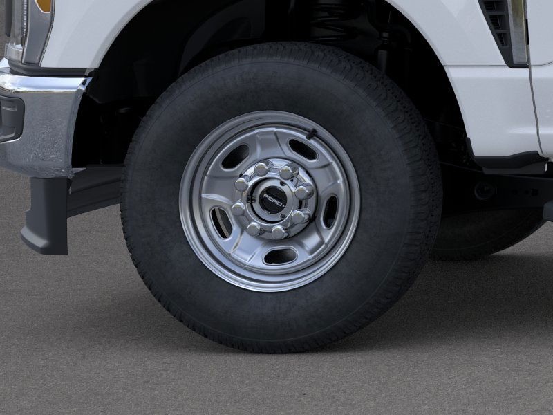 Ford Super Duty F-250 SRW Vehicle Full-screen Gallery Image 21