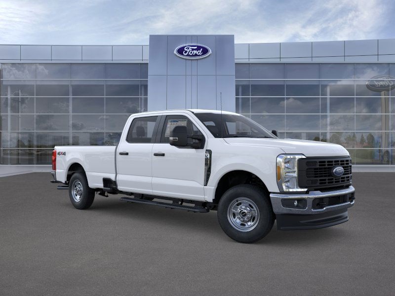 Ford Super Duty F-250 SRW Vehicle Full-screen Gallery Image 09