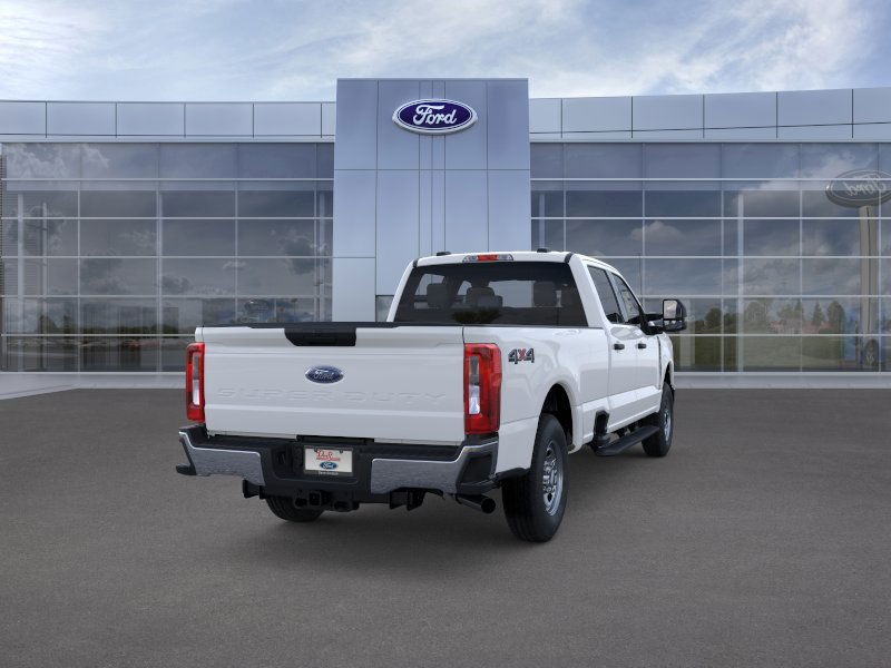 Ford Super Duty F-250 SRW Vehicle Full-screen Gallery Image 10