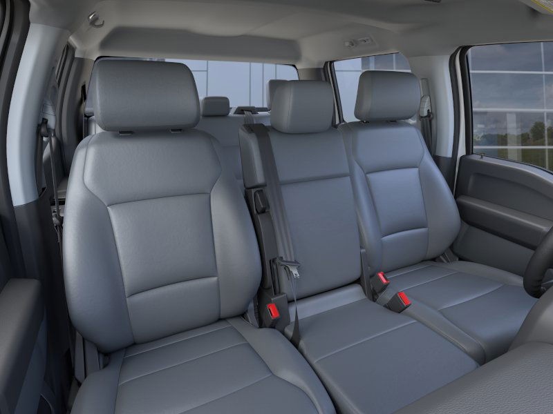 Ford Super Duty F-250 SRW Vehicle Full-screen Gallery Image 12