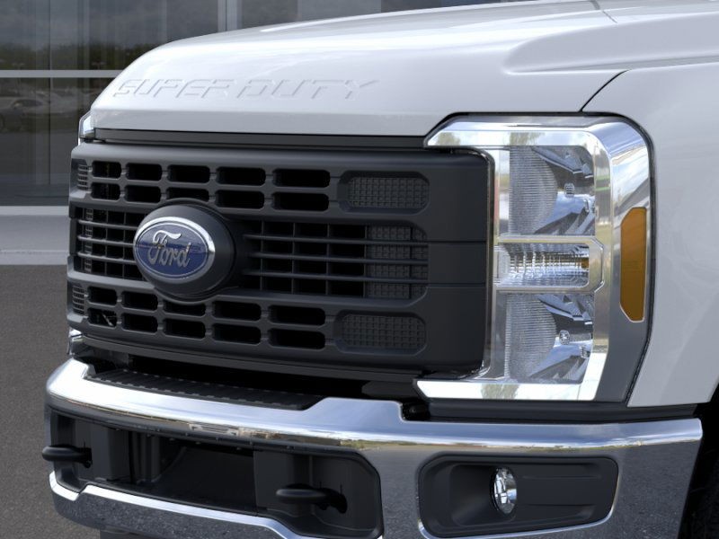 Ford Super Duty F-250 SRW Vehicle Full-screen Gallery Image 19
