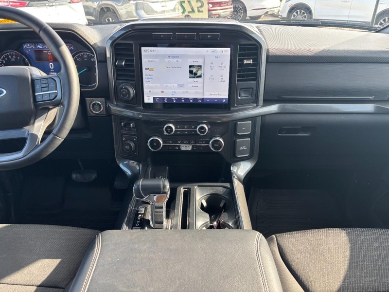 Ford F-150 Vehicle Full-screen Gallery Image 14