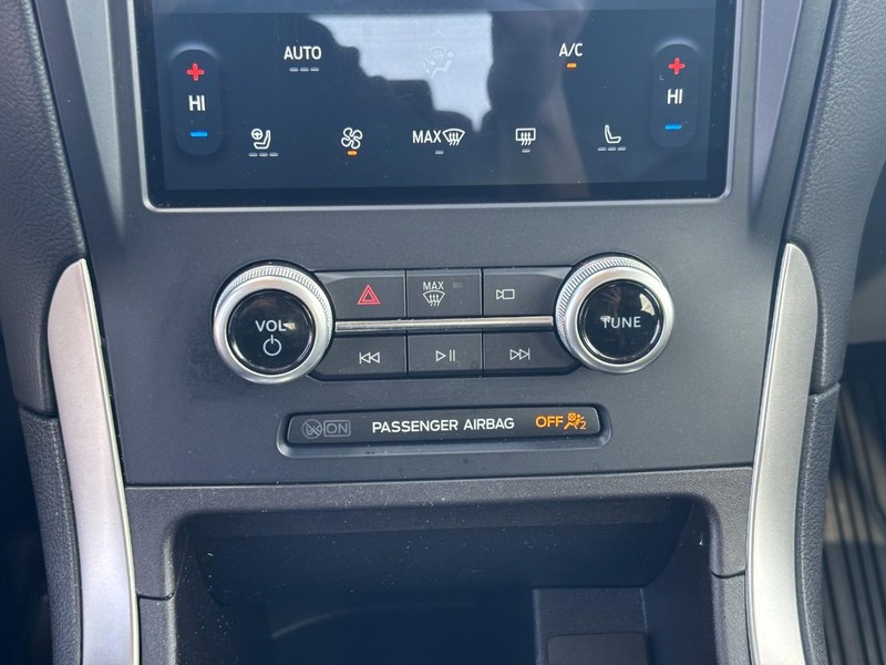 Ford Edge Vehicle Full-screen Gallery Image 25