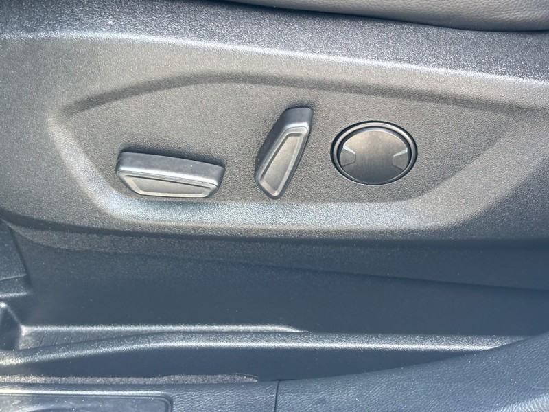 Ford Edge Vehicle Full-screen Gallery Image 26