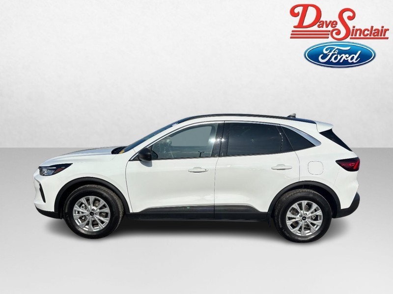 Ford Escape Vehicle Full-screen Gallery Image 10