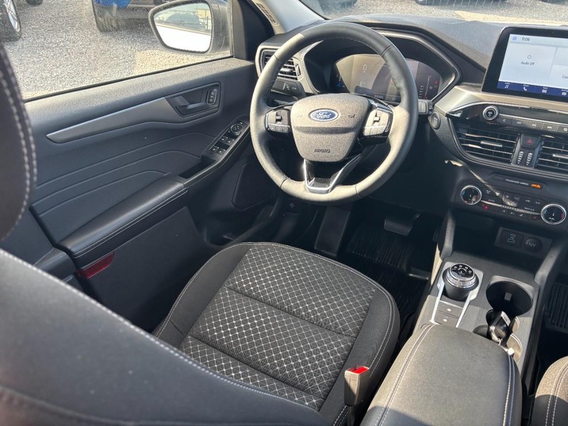 Ford Escape Vehicle Full-screen Gallery Image 13