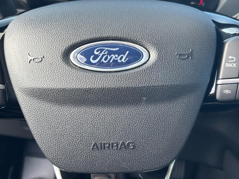 Ford Escape Vehicle Full-screen Gallery Image 19