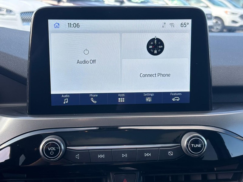 Ford Escape Vehicle Full-screen Gallery Image 22