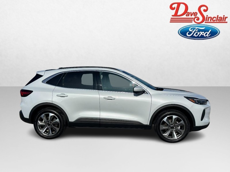 Ford Escape Vehicle Full-screen Gallery Image 05