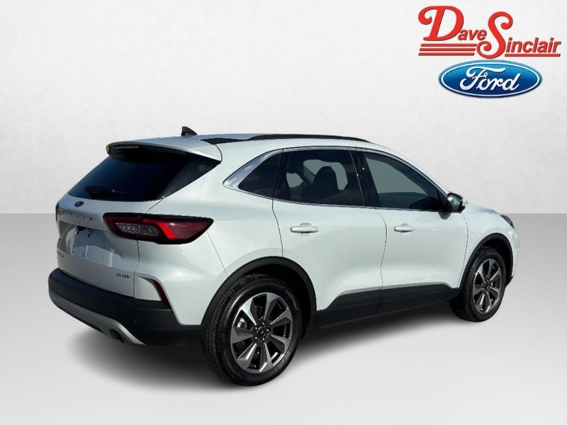 Ford Escape Vehicle Full-screen Gallery Image 07