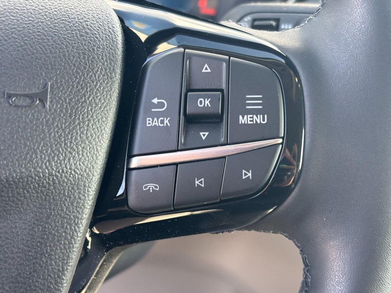 Ford Escape Vehicle Full-screen Gallery Image 20