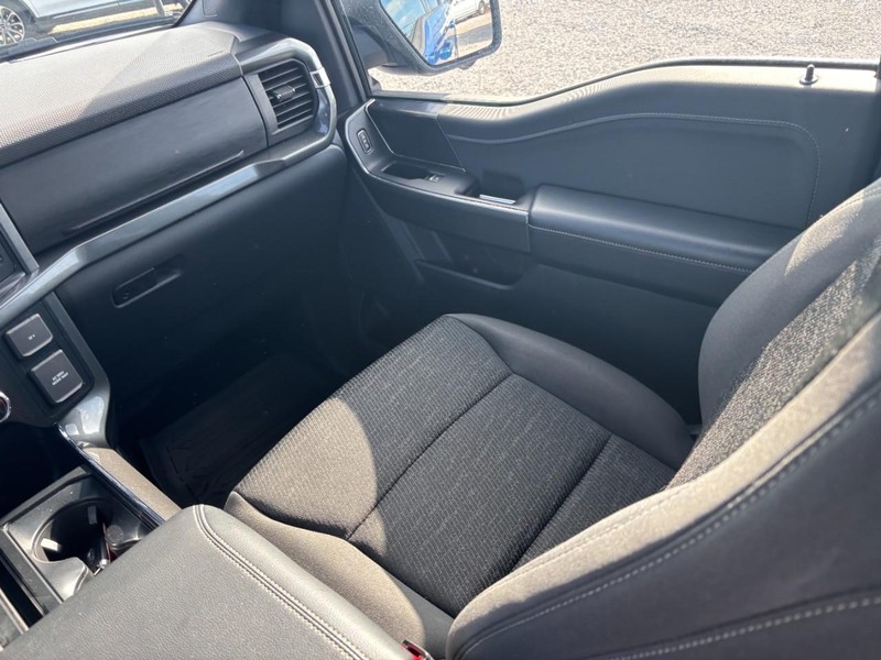 Ford F-150 Vehicle Full-screen Gallery Image 15