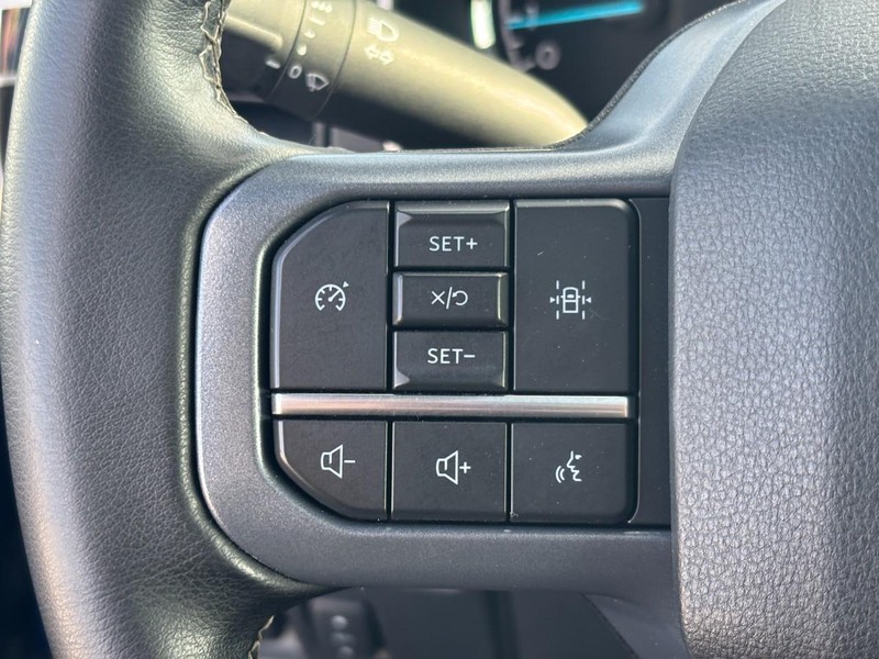 Ford F-150 Vehicle Full-screen Gallery Image 18