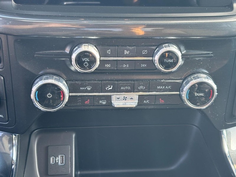 Ford F-150 Vehicle Full-screen Gallery Image 25