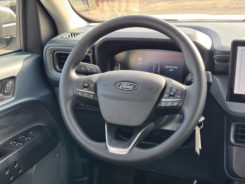 Ford Maverick Vehicle Full-screen Gallery Image 14