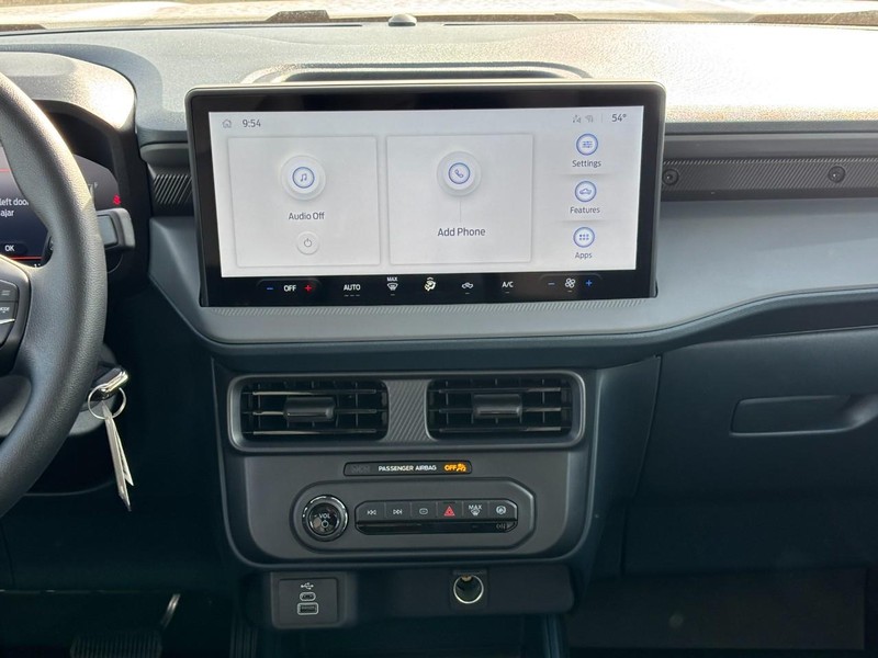 Ford Maverick Vehicle Full-screen Gallery Image 15