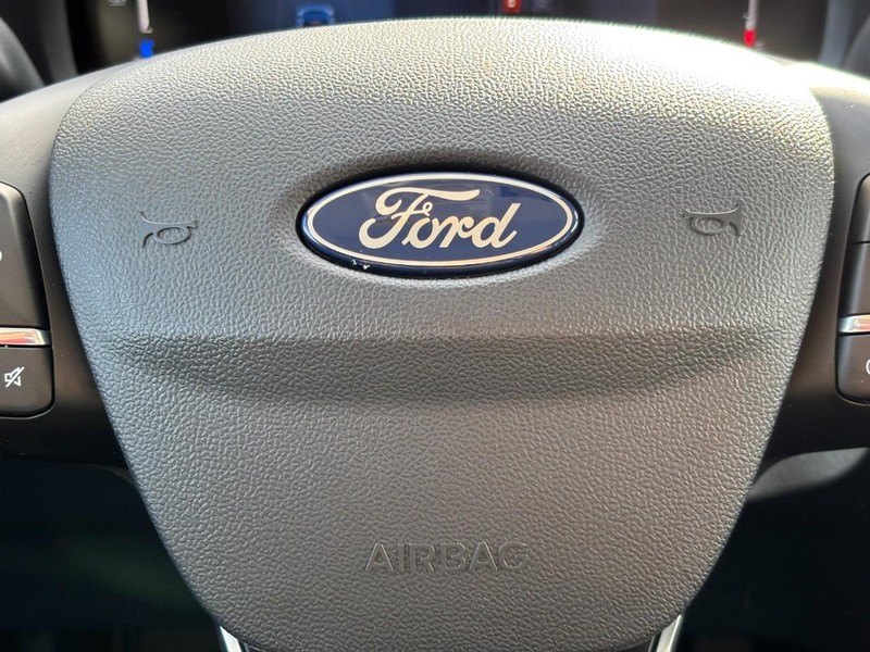 Ford Maverick Vehicle Full-screen Gallery Image 22