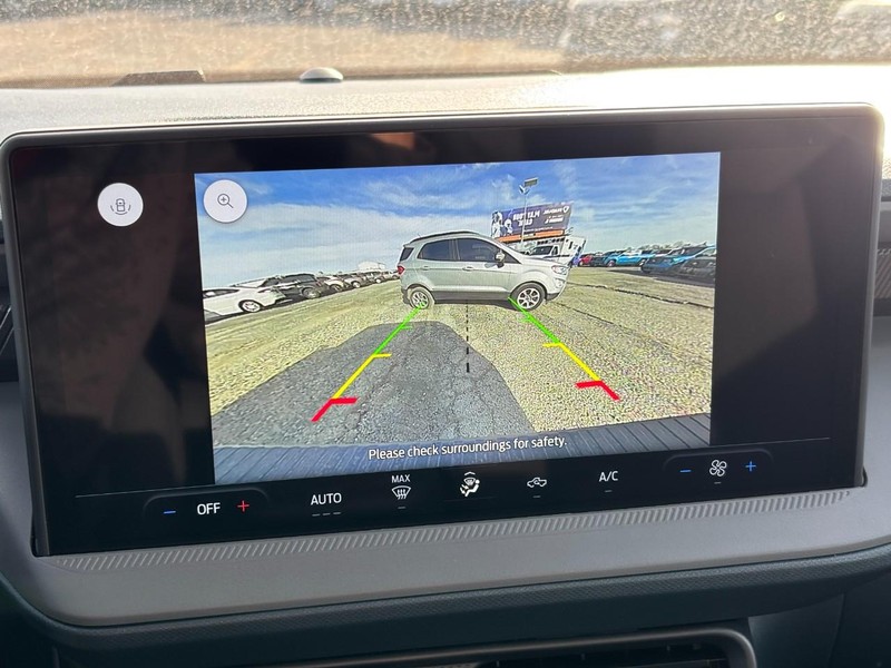 Ford Maverick Vehicle Full-screen Gallery Image 26