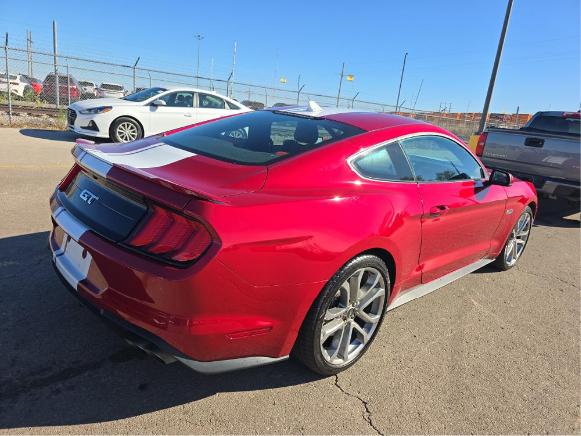 Ford Mustang Vehicle Full-screen Gallery Image 02