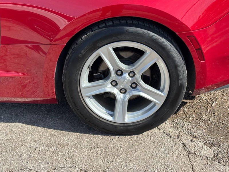 Chevrolet Camaro Vehicle Image 11