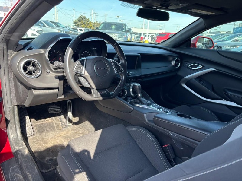 Chevrolet Camaro Vehicle Image 14