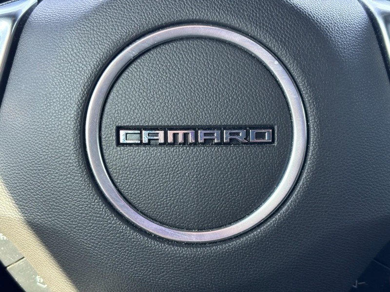 Chevrolet Camaro Vehicle Image 18