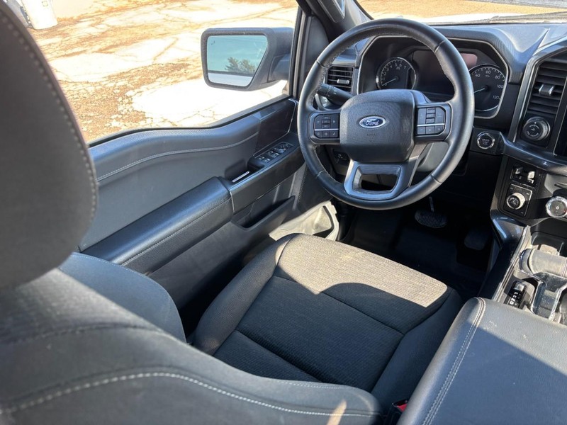 Ford F-150 Vehicle Full-screen Gallery Image 13