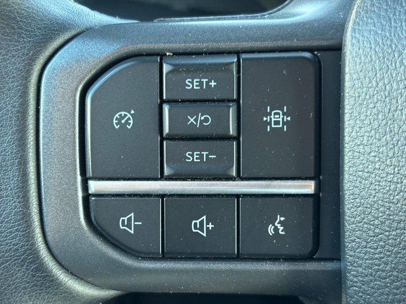 Ford F-150 Vehicle Full-screen Gallery Image 18