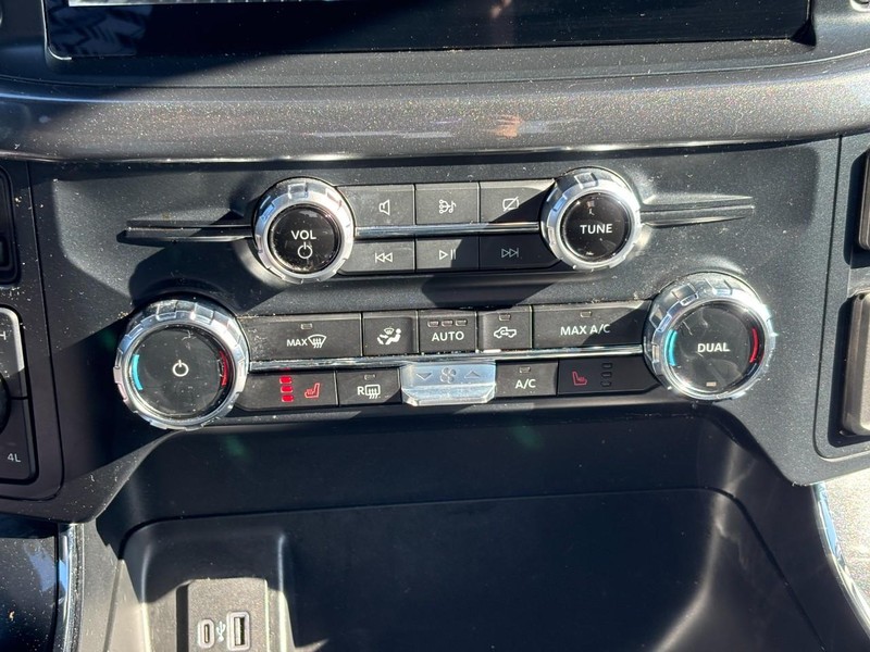 Ford F-150 Vehicle Full-screen Gallery Image 24