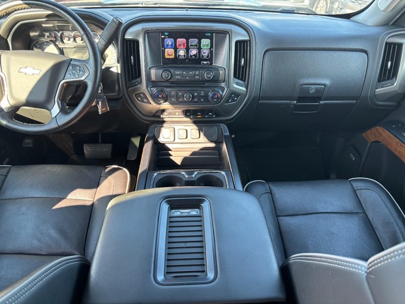 Chevrolet Silverado 1500 Vehicle Full-screen Gallery Image 12